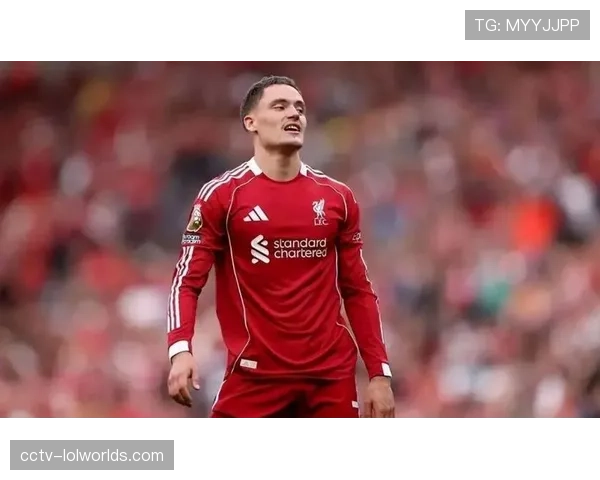 特写：勒沃库森中场核心维尔茨在压迫失败后的瞬间回追与指挥